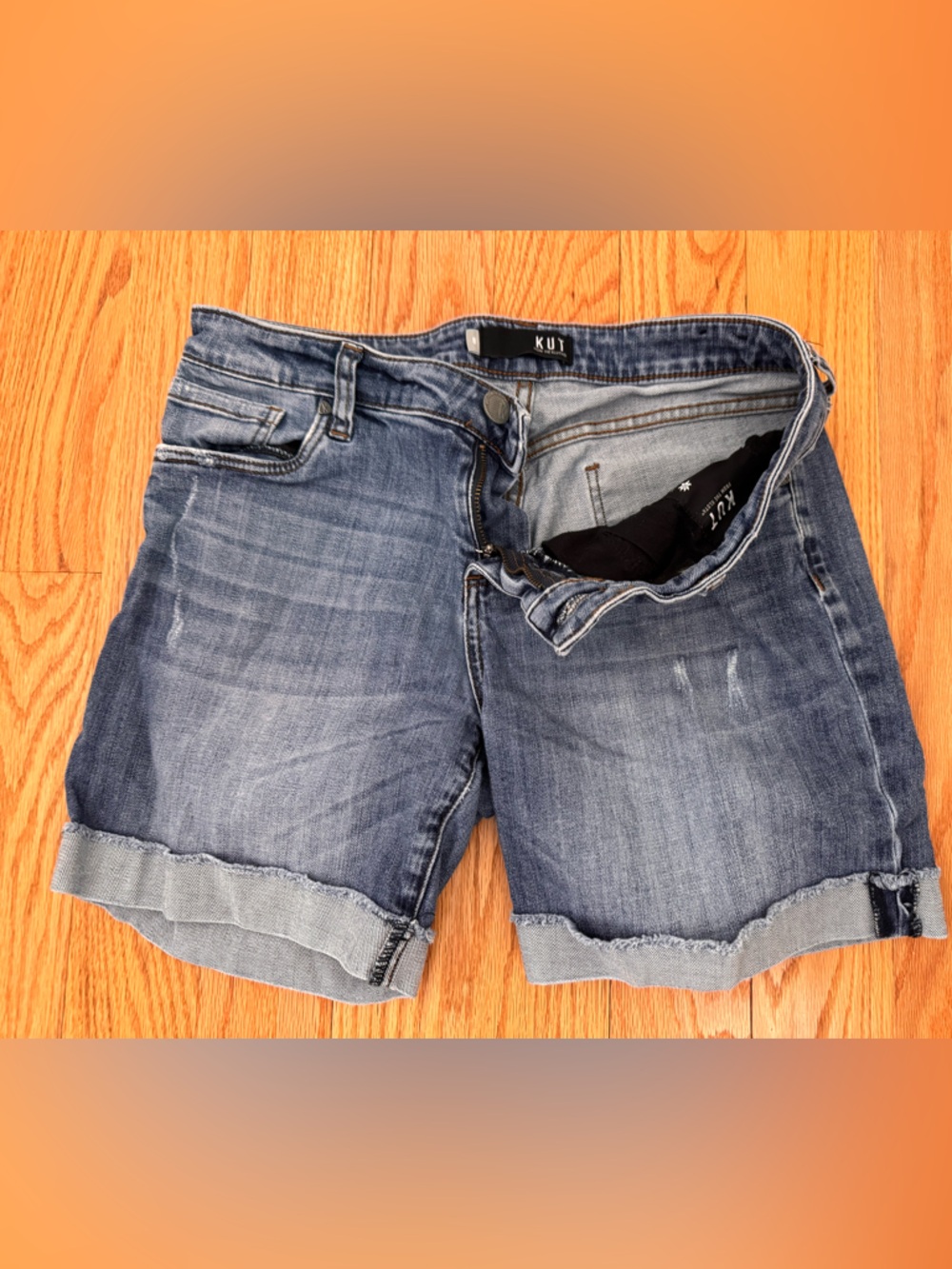 Kut from the Kloth Women's Medium Blue Rolled Cuff Denim Shorts